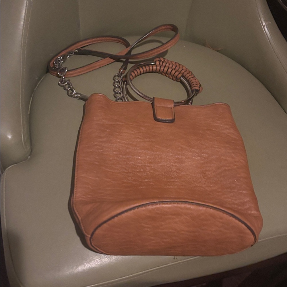 Carlos Santana Tan Leather Handbag with Chain Strap - Picture 3 of 4